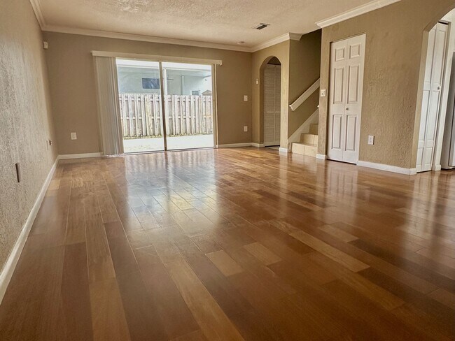 Building Photo - 336 NW 114th Ave