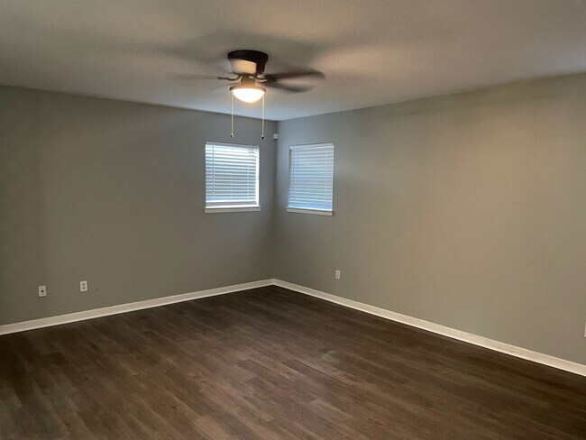 Building Photo - 6172 Whitman Ave