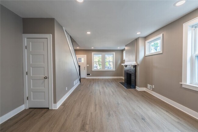 Building Photo - 531 N Euclid Ave