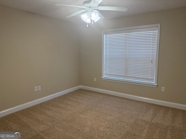 Building Photo - 112 Lakeview Commons Dr