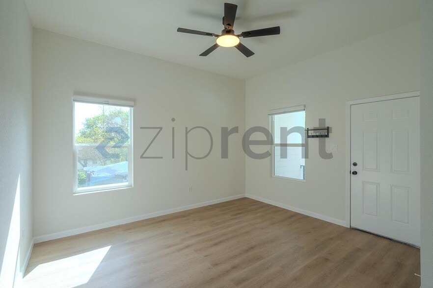 Building Photo - 303 Cartersville St