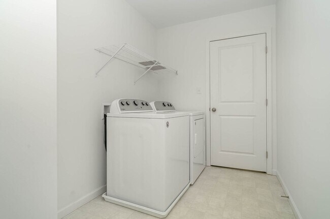 Building Photo - 3275 Katie Wy