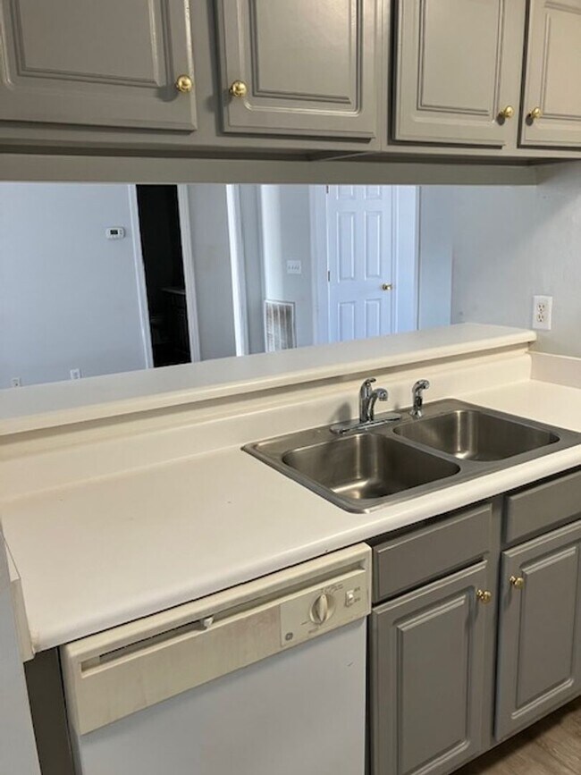 Building Photo - 803-K