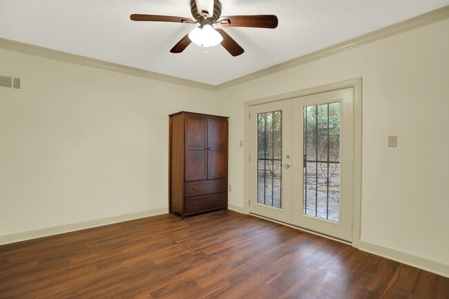 Building Photo - 3607 Highland Park Pl