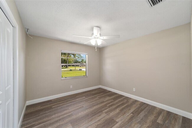 Building Photo - 3612 SE 34th Ct