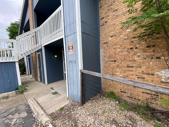 Building Photo - 4903 Merritt Dr