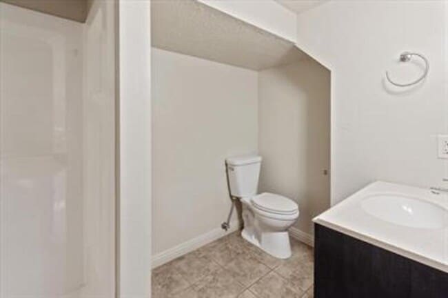 Building Photo - 1263 E Emerson Ave