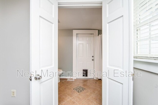 Building Photo - 220 Bradford Ave