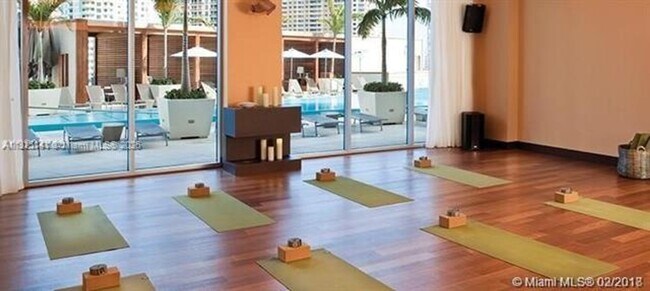 Building Photo - 200 Biscayne Blvd Way