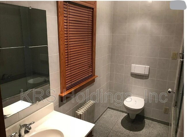 Building Photo - 3320 Lyons Ave