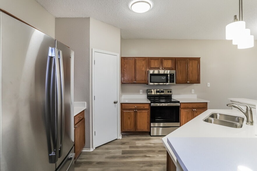 Building Photo - 4924 Cape St