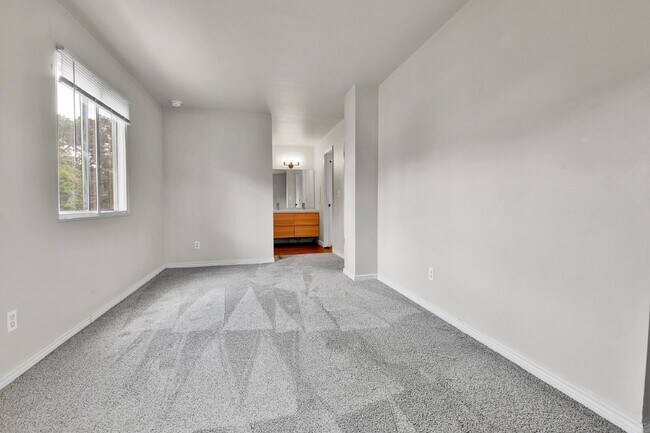 Building Photo - $2,795.00 - 4 Bedroom, 3 Bathroom, Single ...