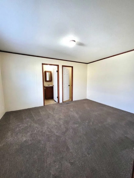 Building Photo - 1907 Borman Ct