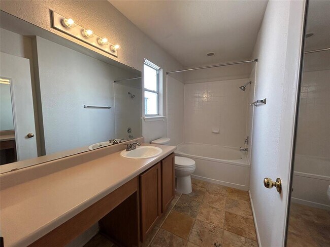 Building Photo - 17418 Dashwood Creek Dr