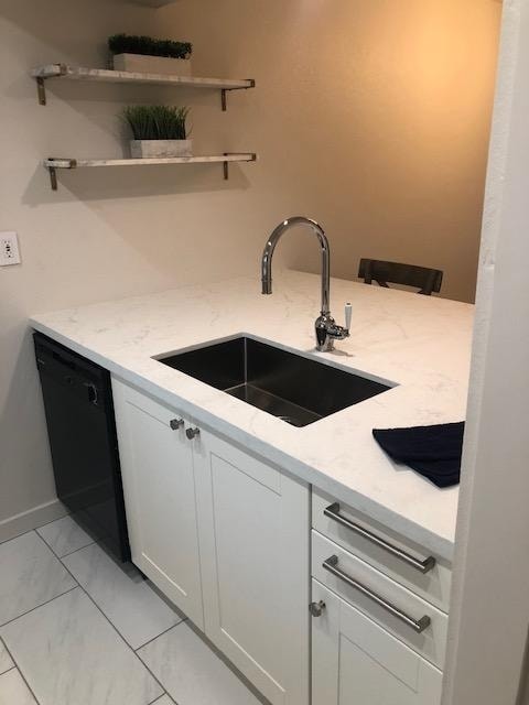 Building Photo - 7436 E Chaparral Rd