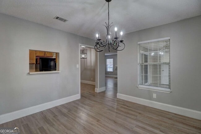 Building Photo - 601 Ridgefield Dr