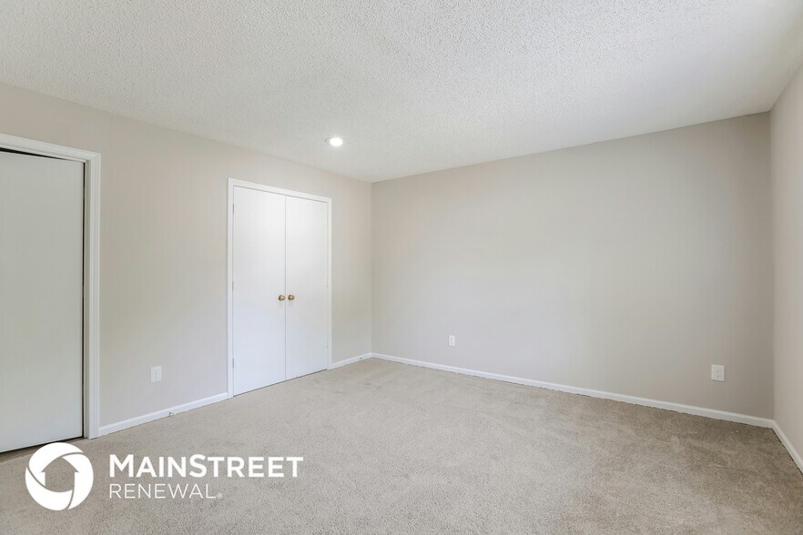 Building Photo - 1105 NE Ridgeview Dr