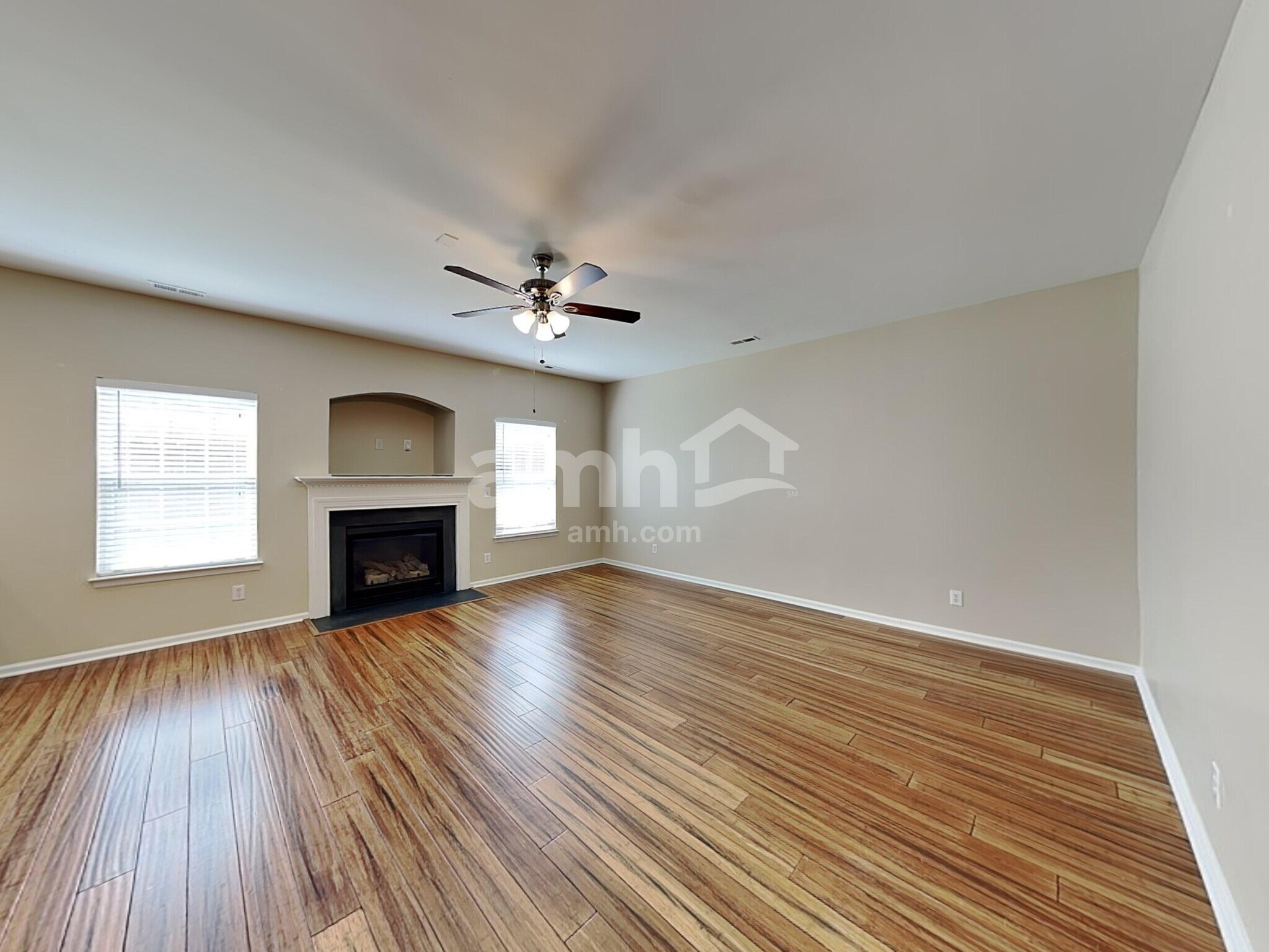 Building Photo - 2015 Bridleside Dr