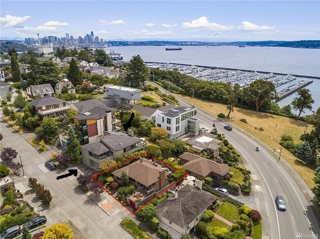 Building Photo - Magnolia Sound view home located near coveted Carleton park neighborhood