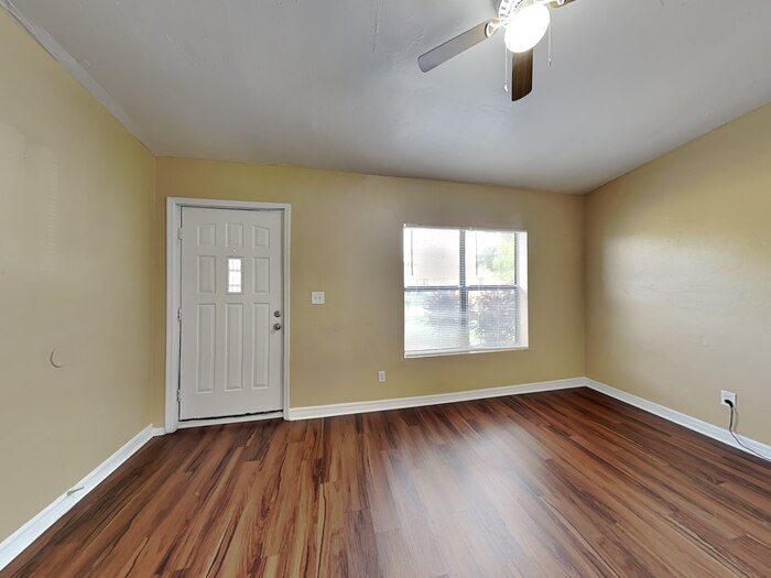 Building Photo - 1737 Ave C NE