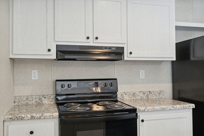 Building Photo - 10340 Midland Rd