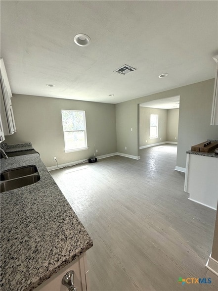 Building Photo - 1851 Connell St