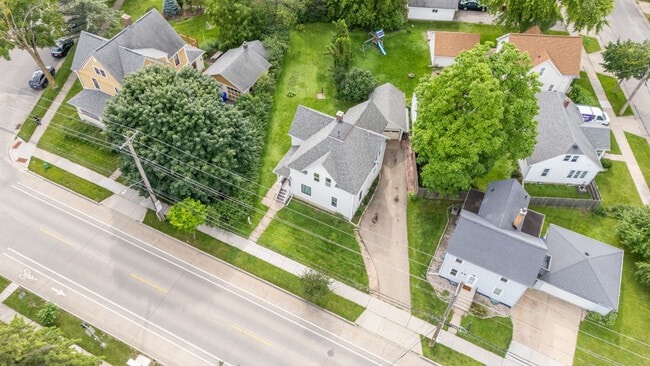 Building Photo - 1436 W Prospect Ave