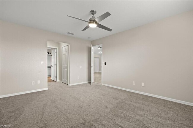 Building Photo - 3919 SW 14th Pl