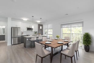 Building Photo - The Flats at Jenkintown