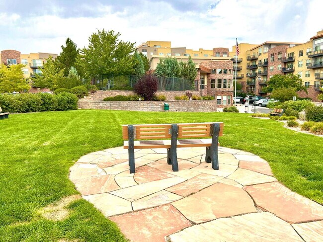 Building Photo - Bright & Peaceful 2 Bed, 2 Bath Corner Con...