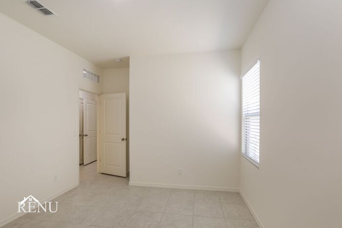 Building Photo - 35327 W San Capistrano Ave