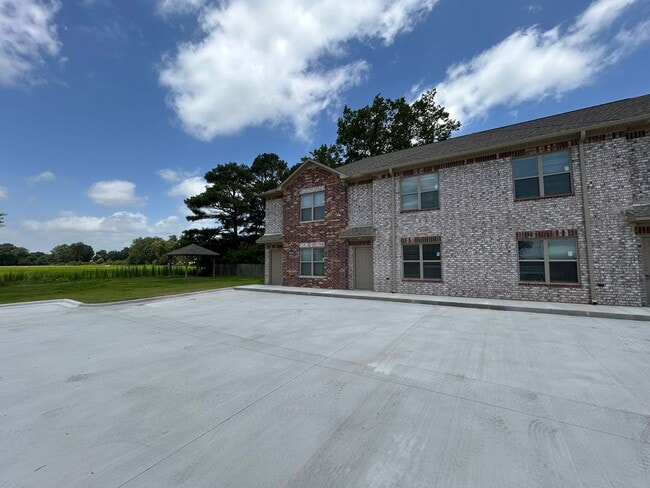 Building Photo - 903 Dr M.L.K. Jr Dr