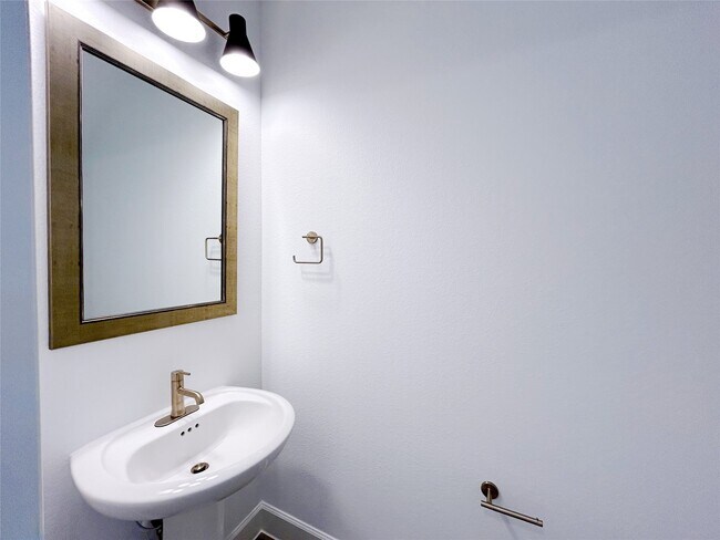 Building Photo - 29847 Longleaf Grv Ln