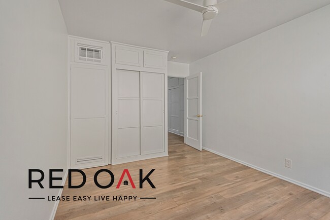 Building Photo - Charming and Spacious One Bedroom with Lov...