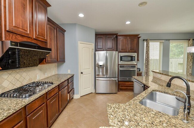 Building Photo - 28722 Maple Red Dr