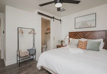 Building Photo - 3608 Wilshire Terrace