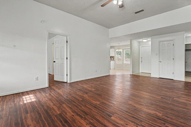 Building Photo - 1010 Hyden Ave