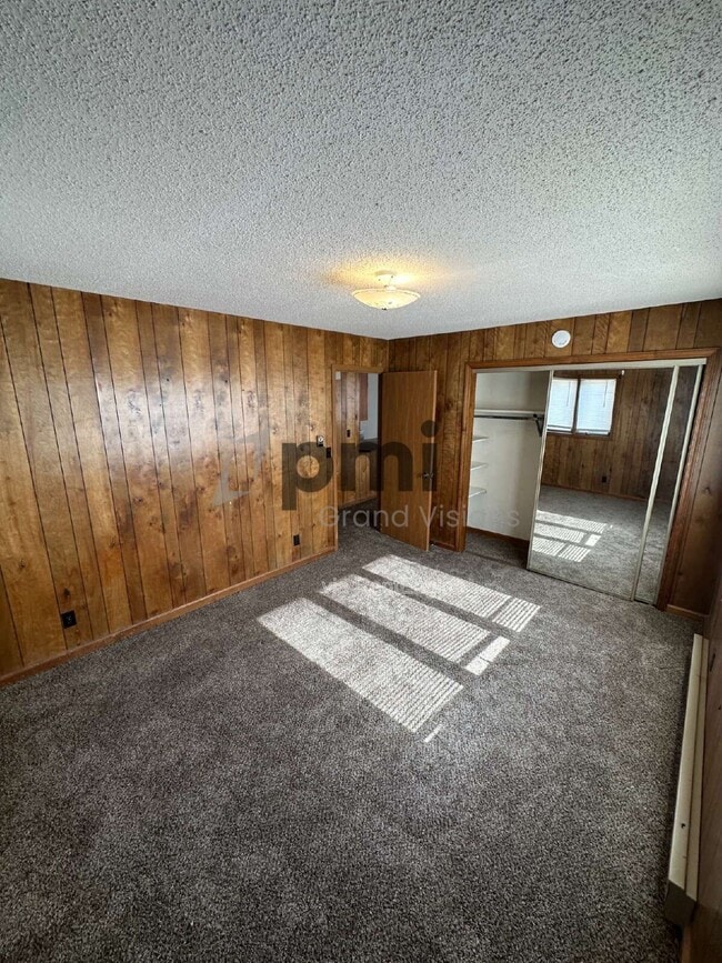 Building Photo - 955 4th St