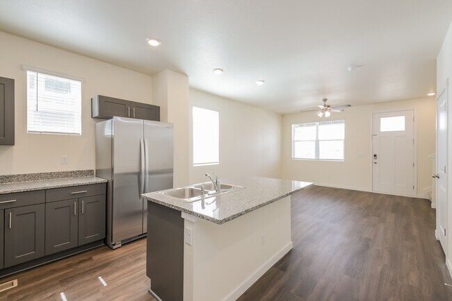 Building Photo - 13530 Oneida Ln