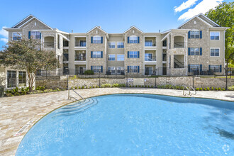 Building Photo - Acclaim at South Congress