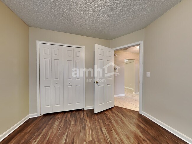 Building Photo - 2483 Ambrosia Dr