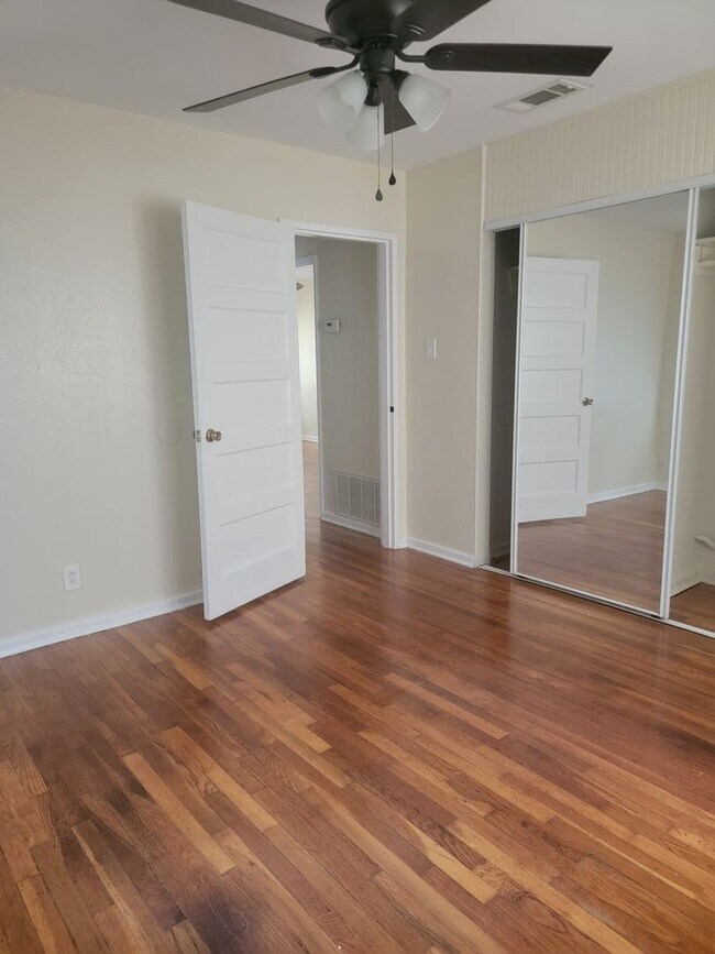 Building Photo - South Highlands 2bed/1bath