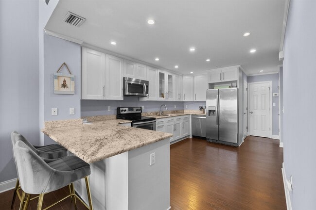 Building Photo - 909 S Ponce De Leon Blvd