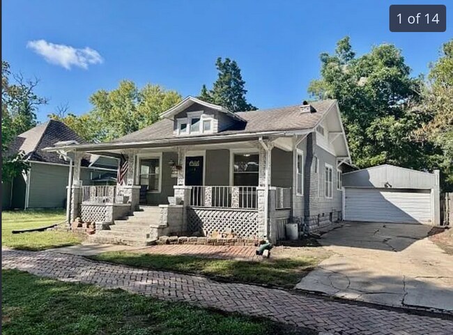 Building Photo - 306 S Olive St