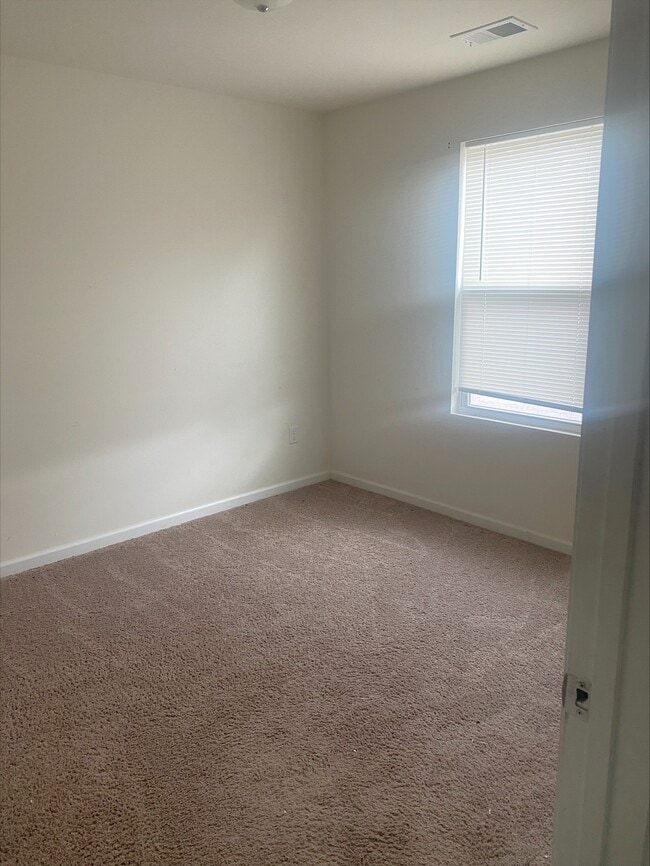 Building Photo - 603 Deborah Ct