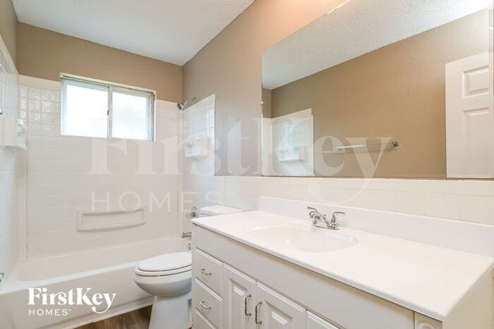 Building Photo - 6219 Silver Fox Dr