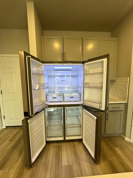 Building Photo - 762 N Rome St