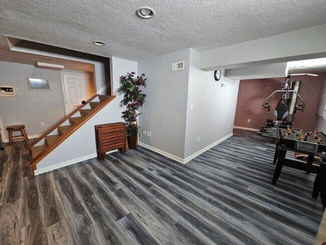 Building Photo - 4540 Redwood Vine Dr