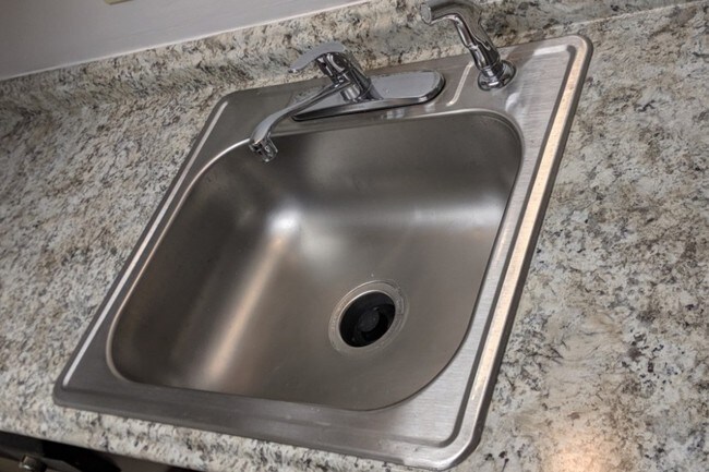 Building Photo - 200 Highland Ave