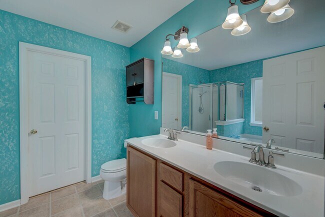 Building Photo - 208 Woodbrook Way